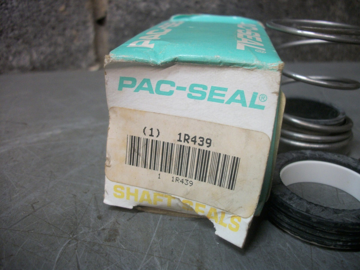 PAC-SEAL SHAFT SEAL 1R439 NIB