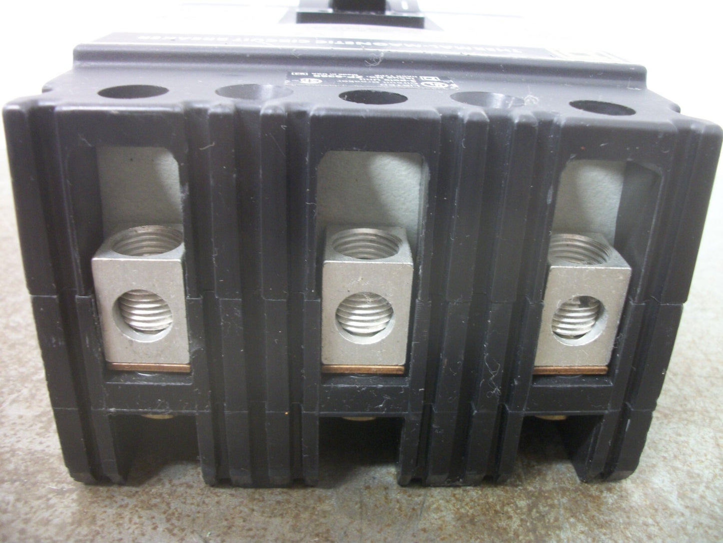 SQUARE D FAL CIRCUIT BREAKER FAL36070 70AMP 600VOLT 3POLE GRAY NOB