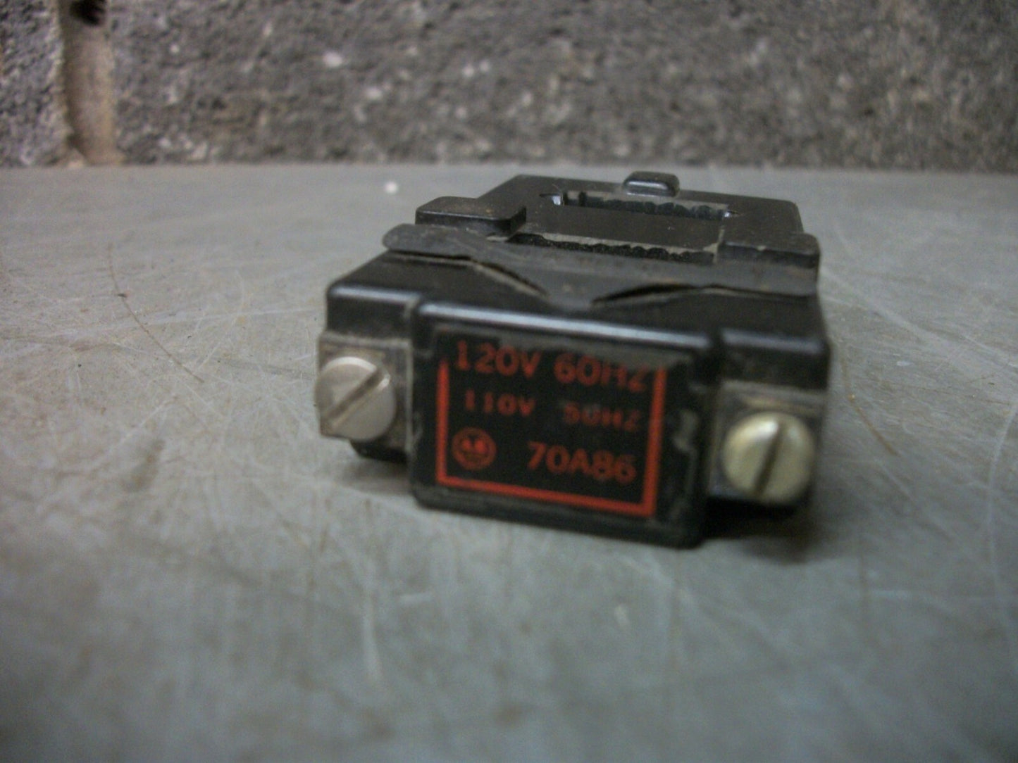 ALLEN-BRADLEY OPERATING COIL FOR SIZE 0 70A86 120VCOIL