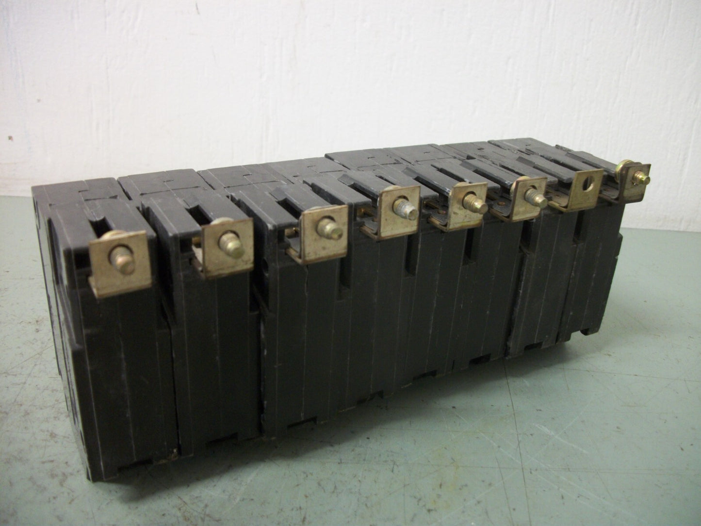 GE LOT OF 8 THQB CIRCUIT BREAKERS THQB1115 15AMP 240VOLT 1POLE OLD