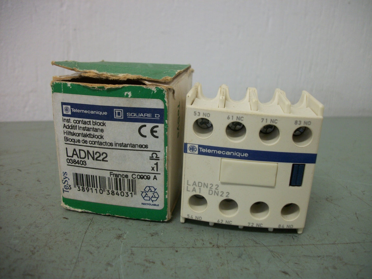 TELEMECANIQUE 2N.O. 2N.C. AUXILIARY CONTACT BLOCK LADN22 NIB