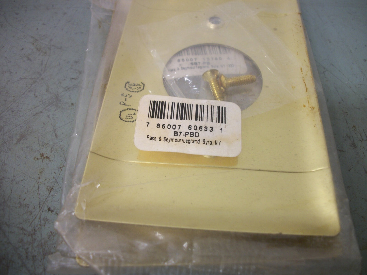 PASS & SEYMOUR LOT OF 6 SINGLE OUTLET BRASS WALL PLATES SB7-CC B7-PBD NEW