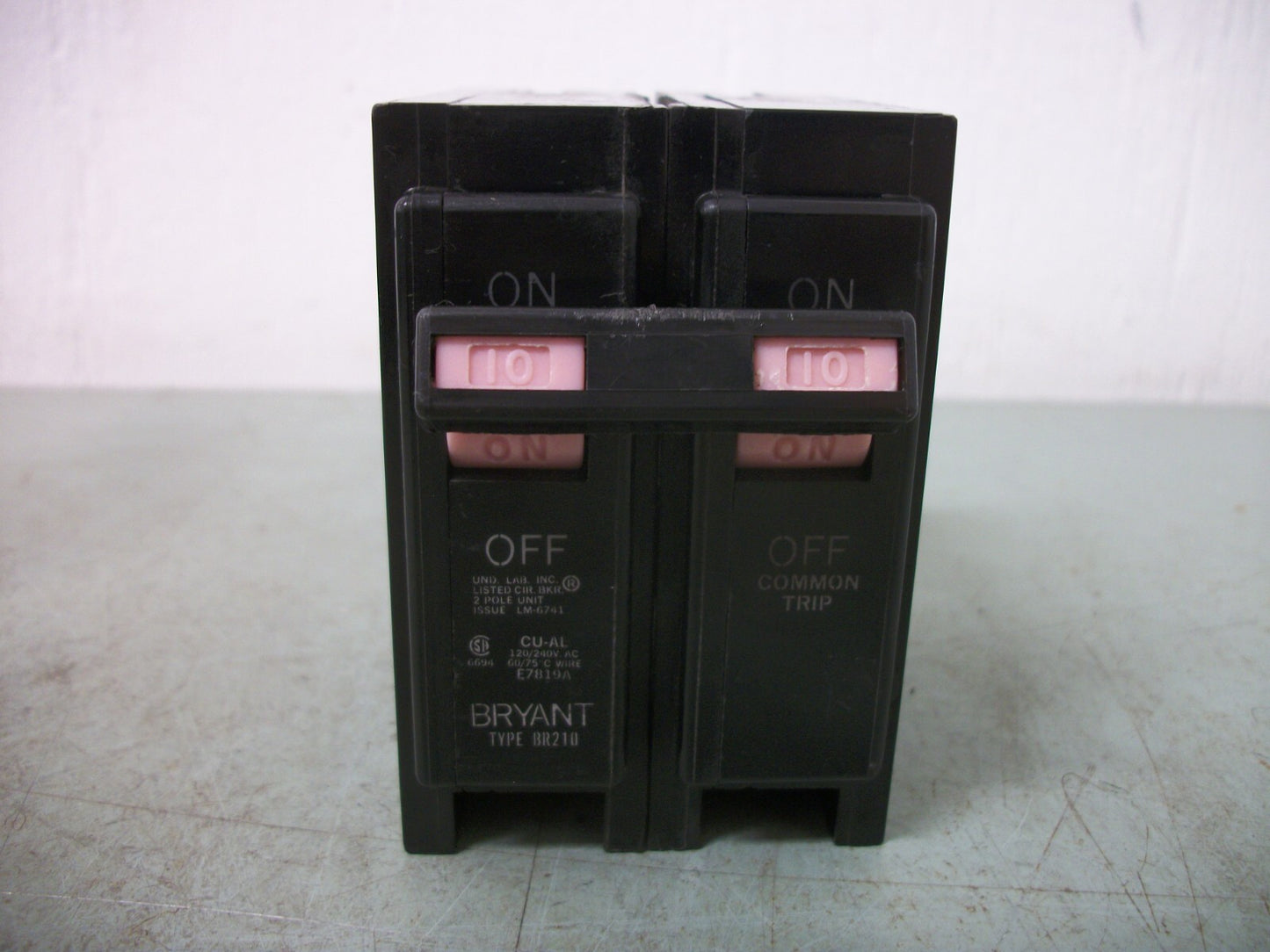 BRYANT BR CIRCUIT BREAKER BR210 10AMP 240VOLT 2POLE NOB