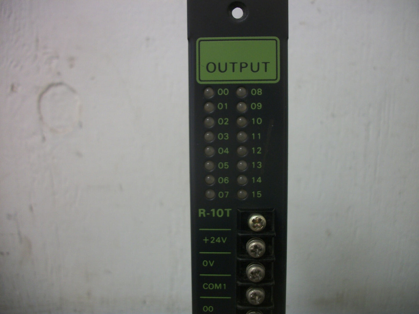 KOYO 16-POINT PLC DC OUTPUT MODULE R-10T