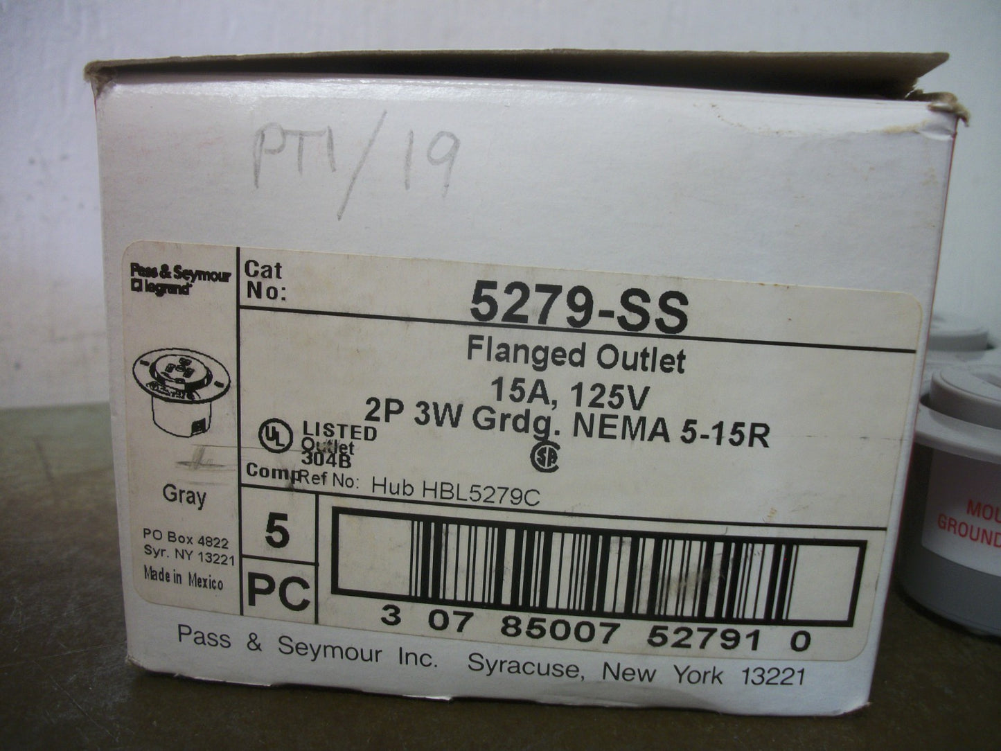 PASS & SEYMOUR BOX OF 5 GRAY FLANGED OUTLETS 5279-SS 15A 125V 2P 3W GRND NIB