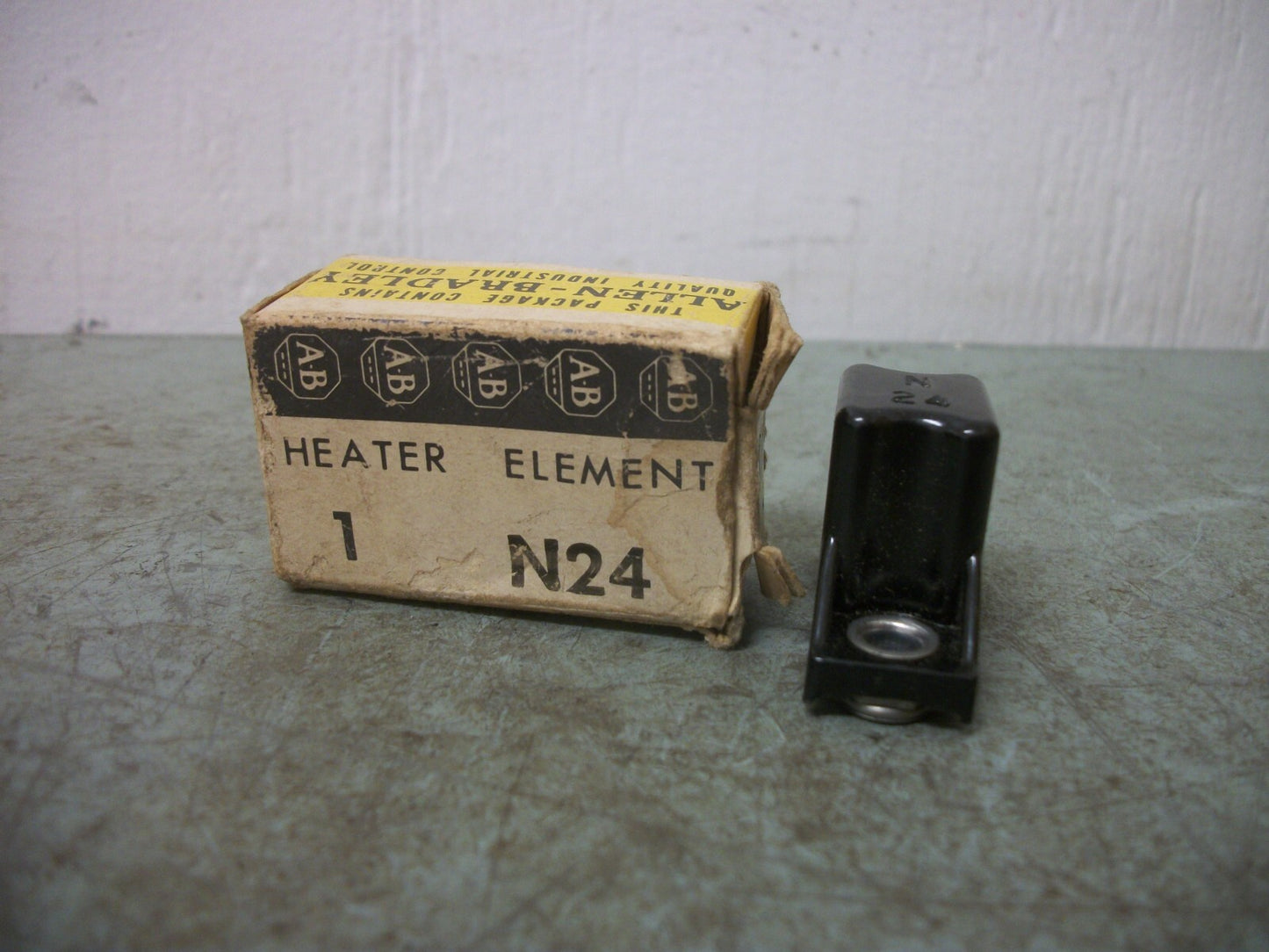 ALLEN-BRADLEY OVERLOAD RELAY HEATER N24 NIB