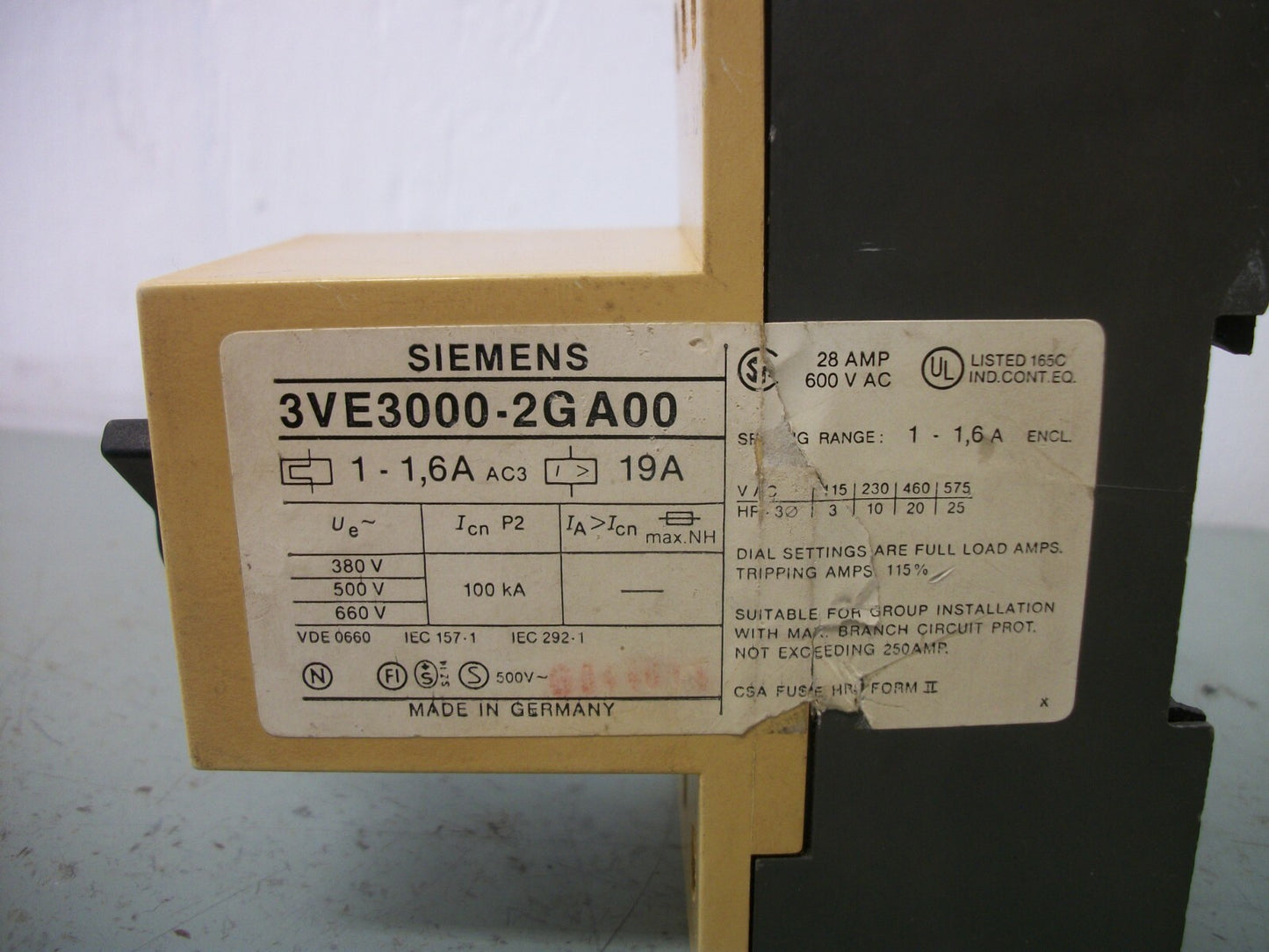 SIEMENS MOTOR CIRCUIT BREAKER 3VE3000-2GA00 1-1.6AMP