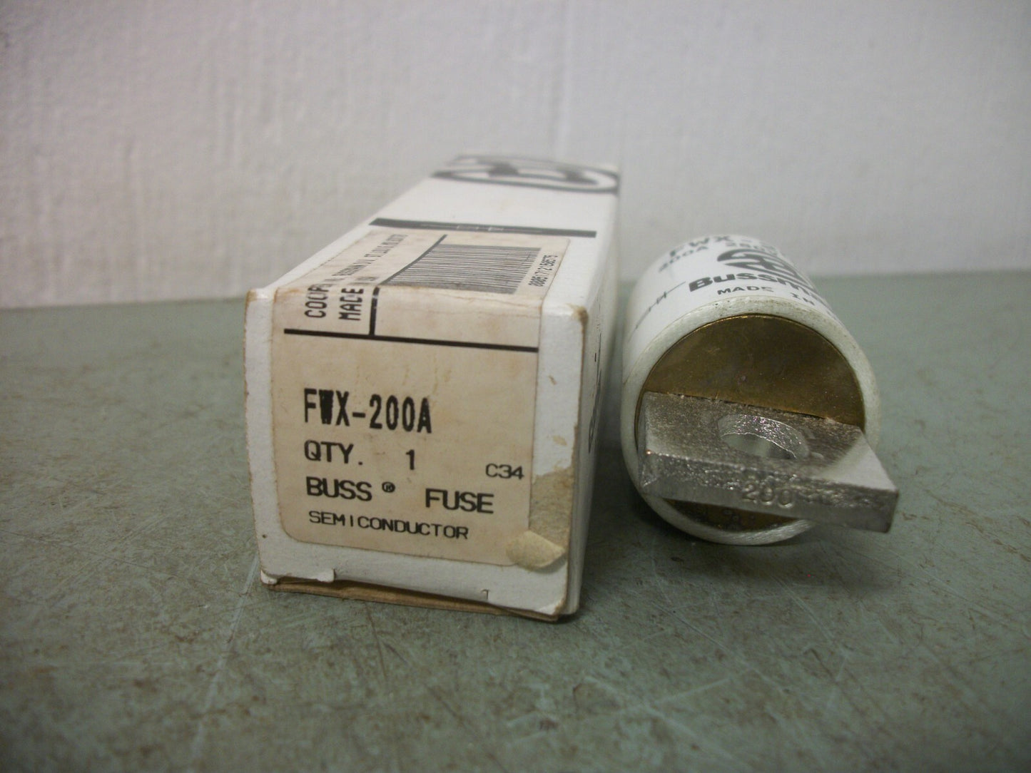 BUSSMANN SEMICONDUCTOR FUSE FXW-200A 200AMP 250VOLT NIB
