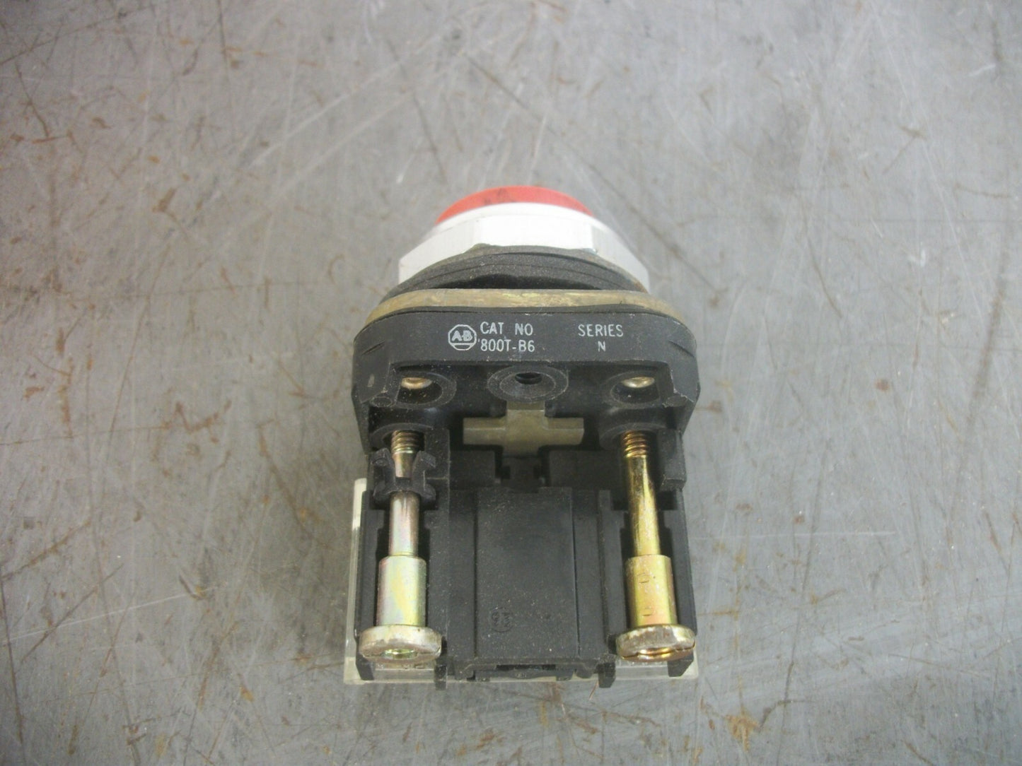 ALLEN-BRADLEY RED MOMENTARY EXTENDED PUSHBUTTON 800T-B6