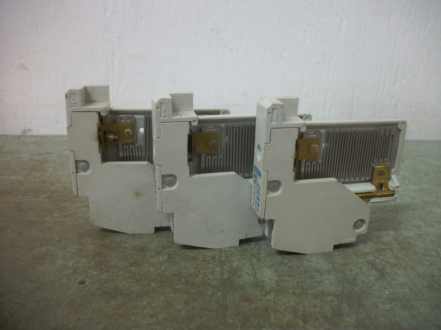 CUTLER-HAMMER LOT OF 3 FREEDOM SERIES OVERLOAD RELAY HEATERS H2004A