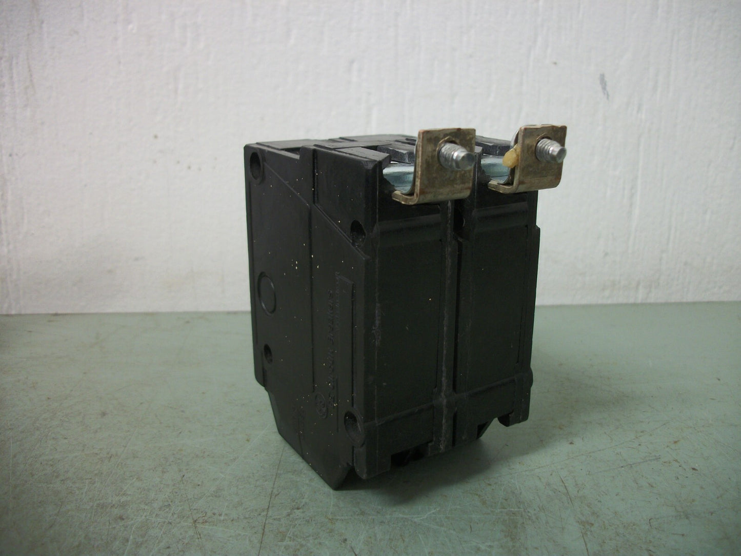GE THHQB CIRCUIT BREAKER THHQB2120 20AMP 240VOLT 2POLE