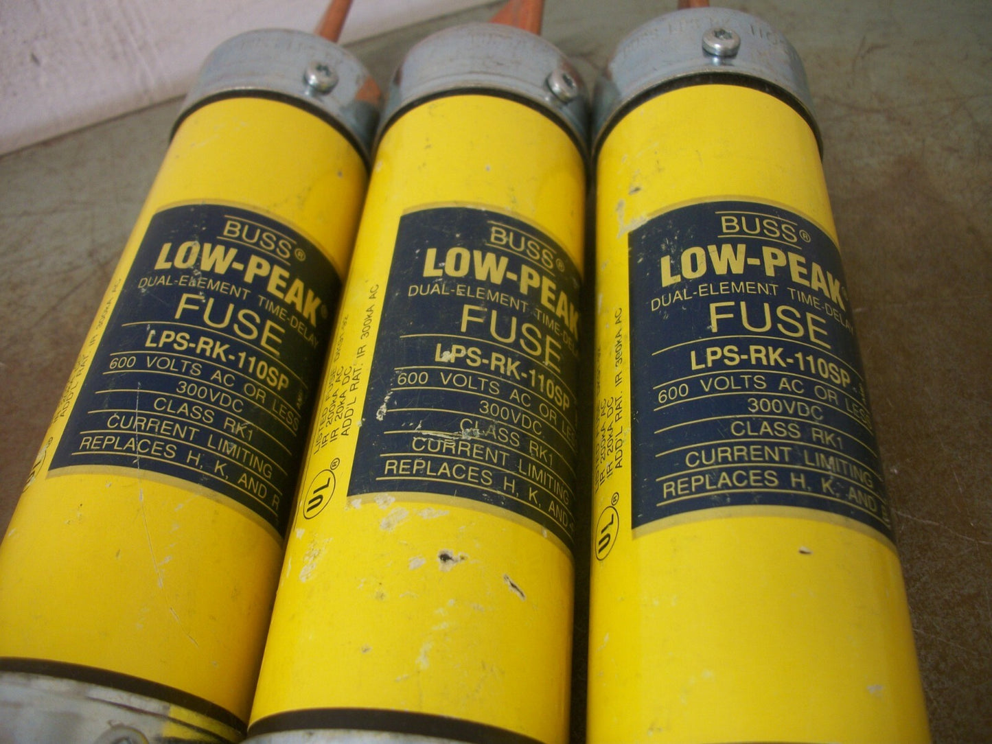 BUSSMANN LOT OF 3 LOW-PEAK FUSES LPS-RK-110SP 110AMP 600VOLT