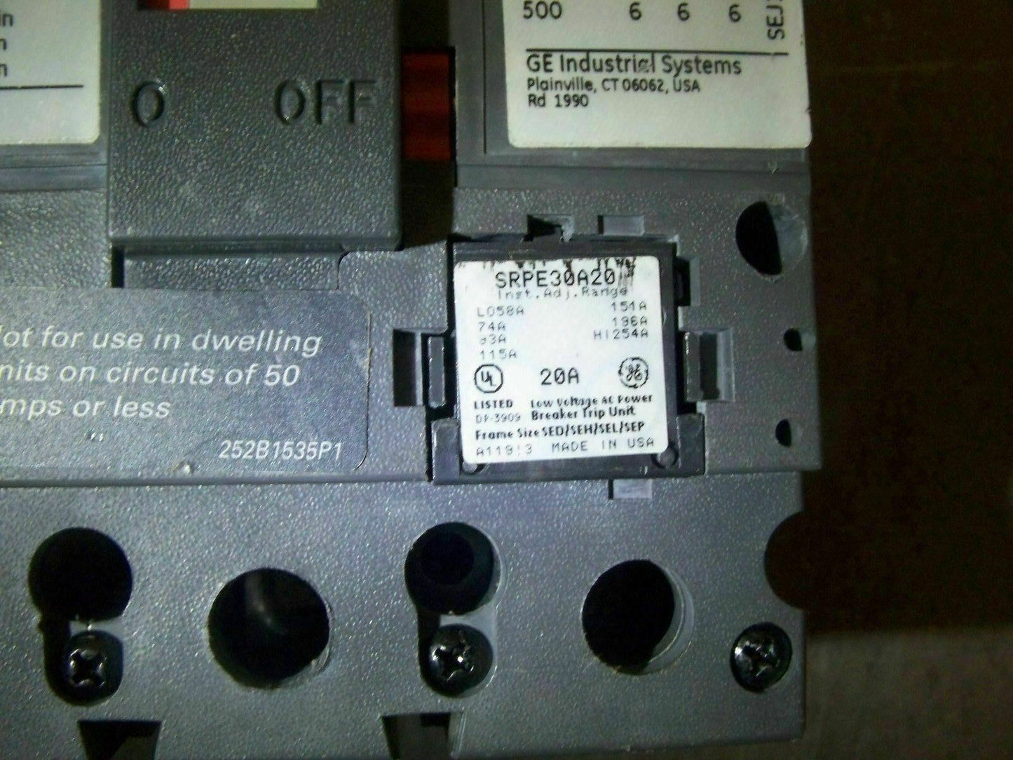 GE SPECTRA SEHA CIRCUIT BREAKER SEHA36AT0030 30AMP 600VOLT 3POLE W/20A TRIP