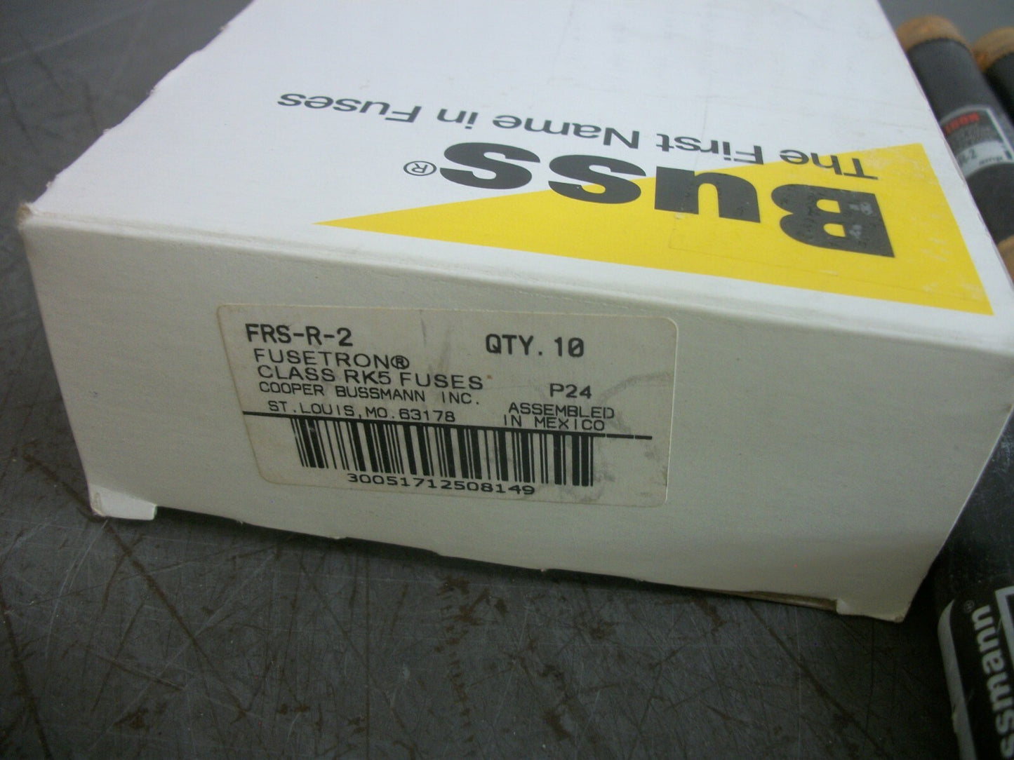 BUSSMANN BOX OF 7 FUSETRON FUSES FRS-R-2 2AMP 600VOLT NIB