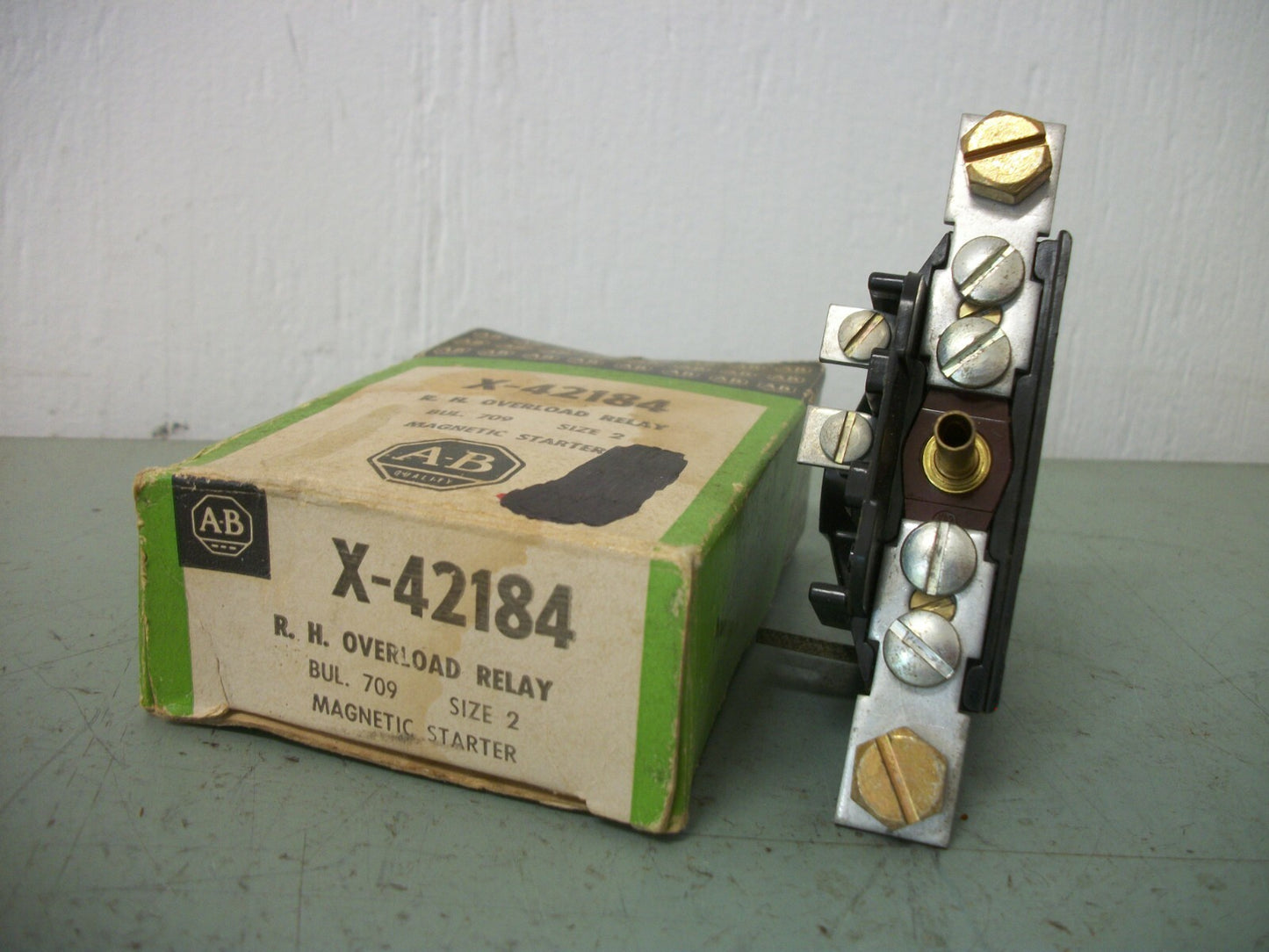ALLEN-BRADLEY R.H. OVERLOAD RELAY FOR SIZE 2 X-42184 NIB