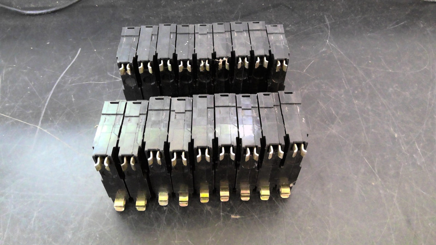 SQUARE D LOT OF 18 QO CIRCUIT BREAKERS QO130 30AMP 240VOLT 1POLE