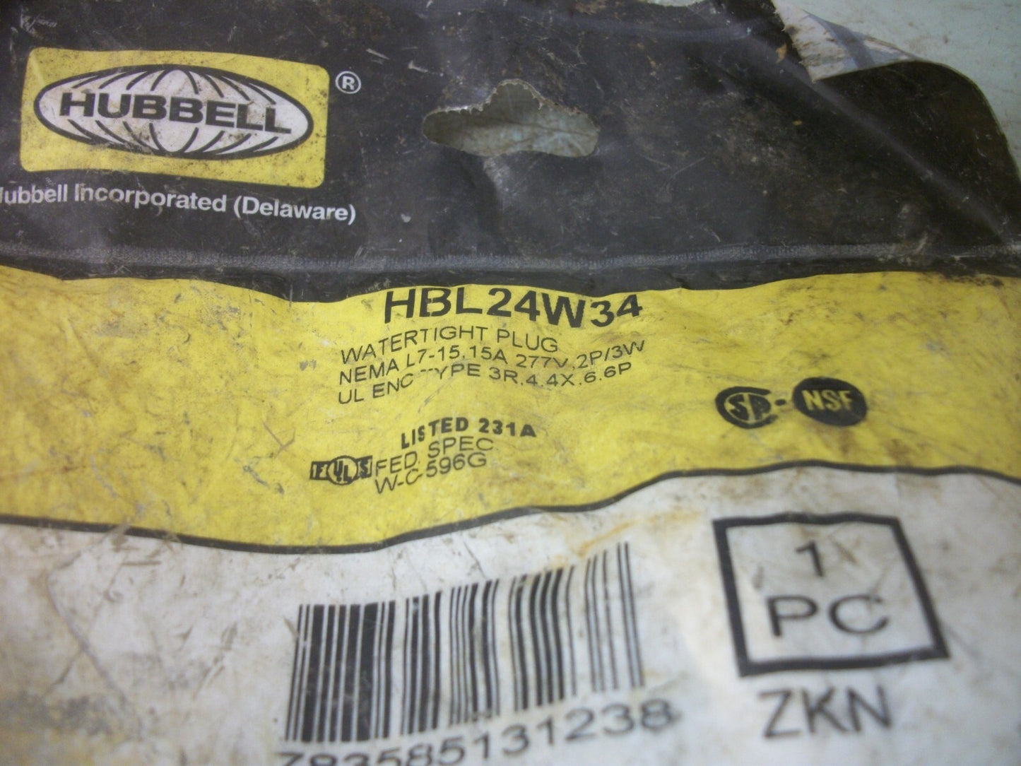 HUBBELL WATERTIGHT PLUG HBL24W34 15AMP 277VOLT 2P 3W NEW