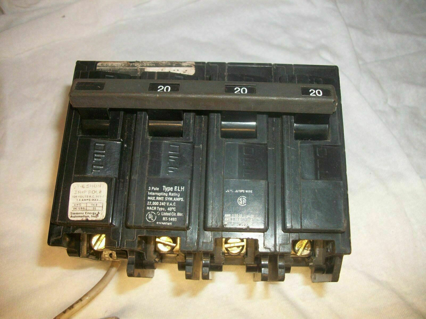 SIEMENS BLH CIRCUIT BREAKER B320H00S01 20AMP 240VOLT 3POLE W/SHUNT