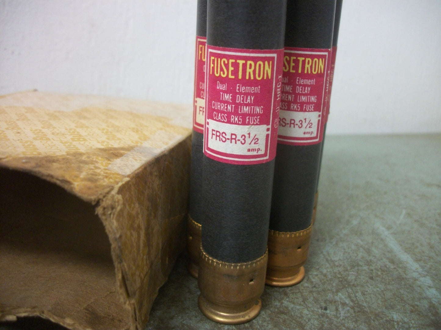 BUSSMANN BOX OF 7 FUSETRON FUSES FRS-R-3-1/2 3-1/2AMP 600VOLT NIB