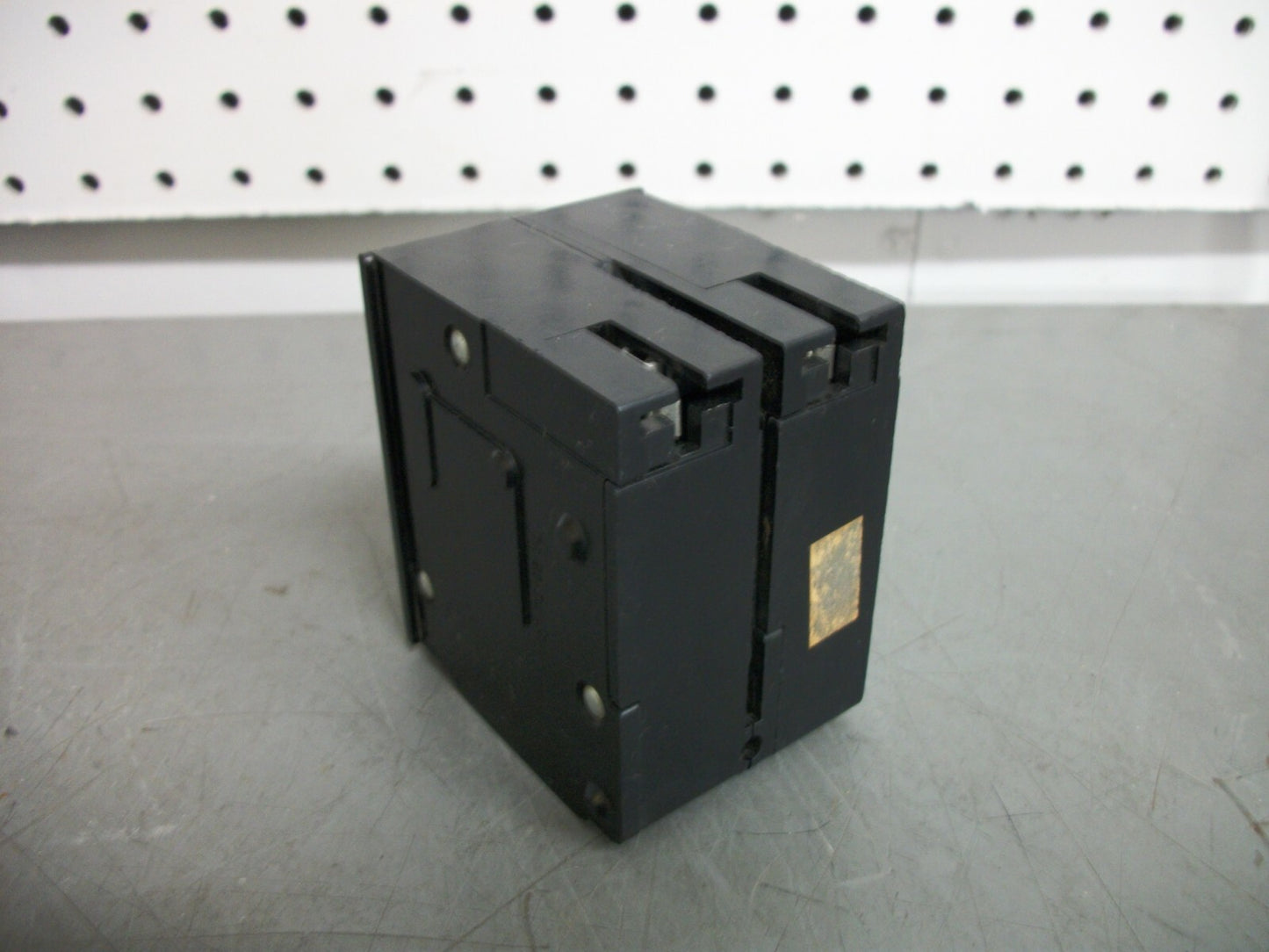 CROUSE-HINDS MP CIRCUIT BREAKER MP240 40AMP 240VOLT 2POLE