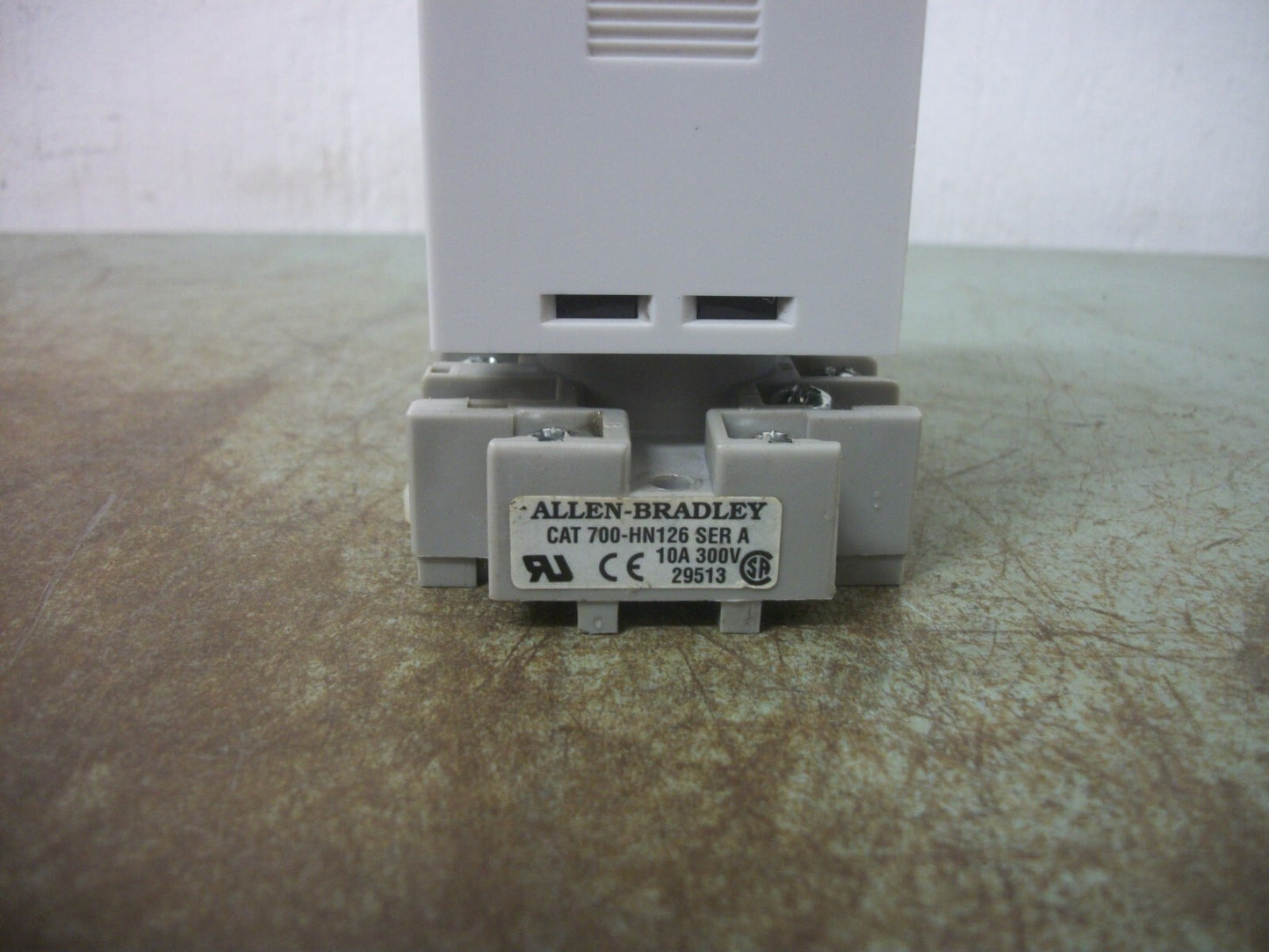 ALLEN-BRADLEY MULTI-FUNCTION TIMING RELAY 700-HR52TA17 0.05SEC TO 300H