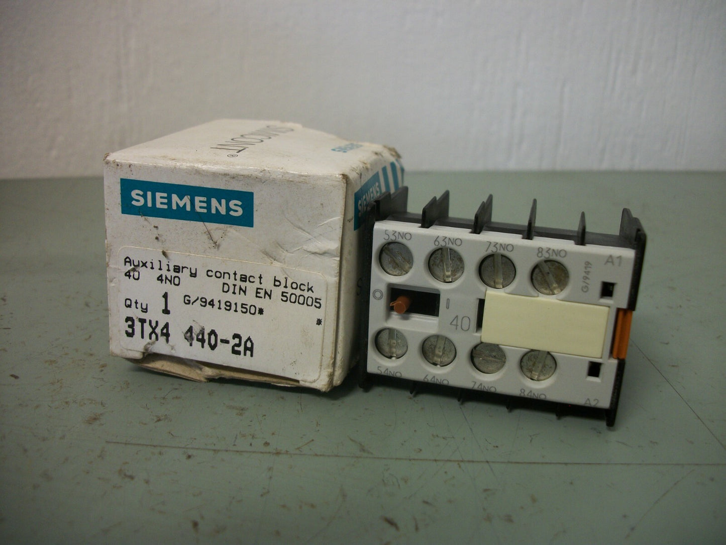 SIEMENS 4N.O. AUXILIARY CONTACT BLOCK 3TX4440-2A NIB