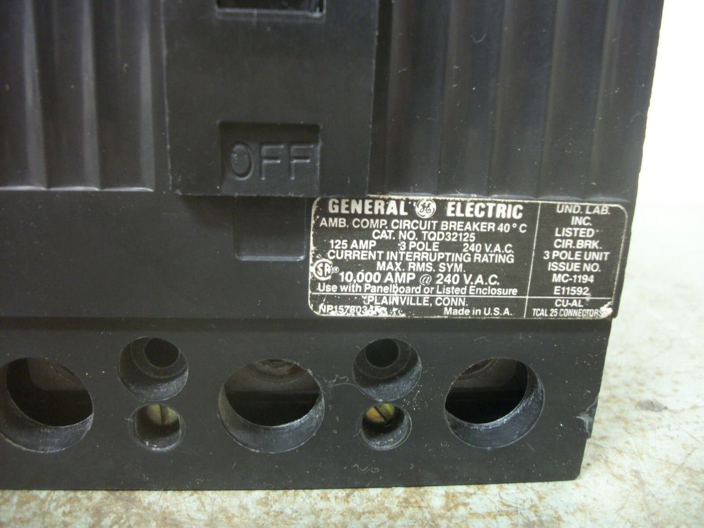 GE TQD CIRCUIT BREAKER TQD32125 125AMP 240VOLT 3POLE