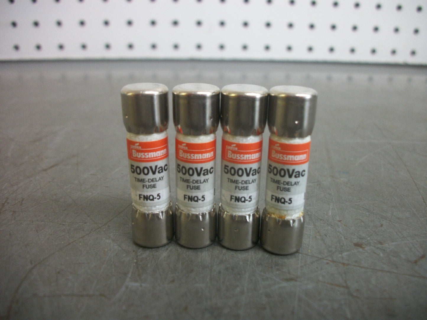 BUSSMANN LOT OF 4 TRON FUSES FNQ-5 5AMP 500VOLT NOB