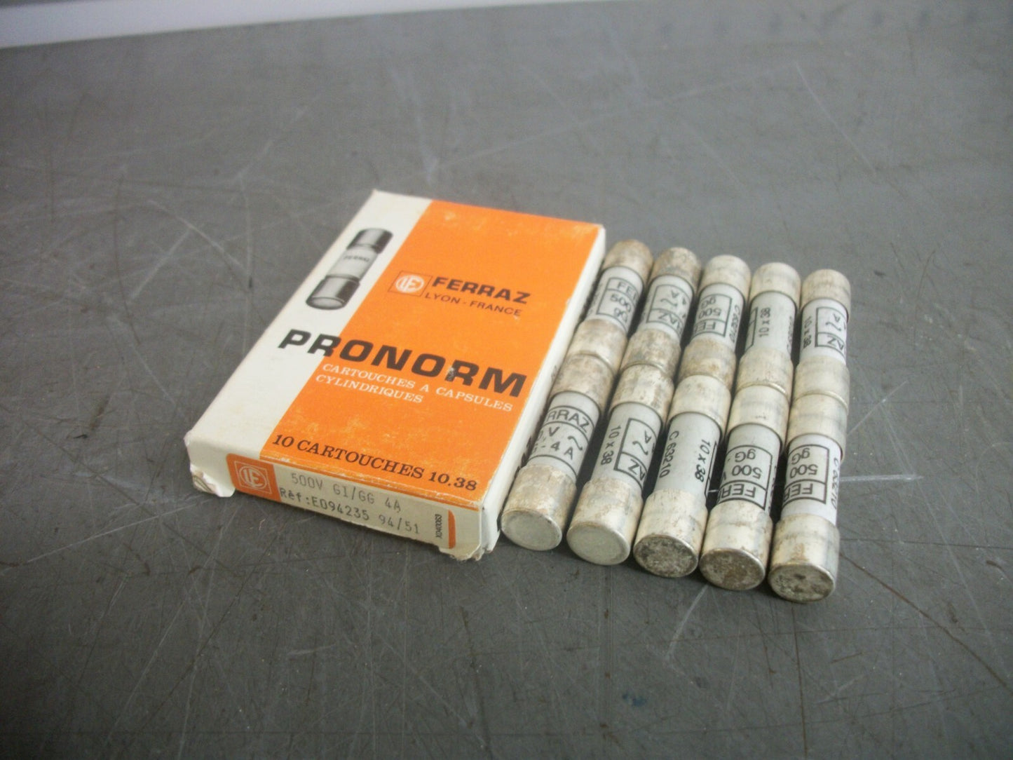 FERRAZ-SHAWMUT BOX OF 10 PRONORM FUSES DF2CN04 4AMP 500VOLT NIB