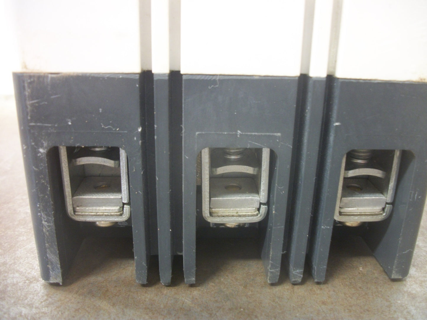 CUTLER-HAMMER FD CIRCUIT BREAKER FD3100BP10 100AMP 600VOLT 3POLE RED NOB