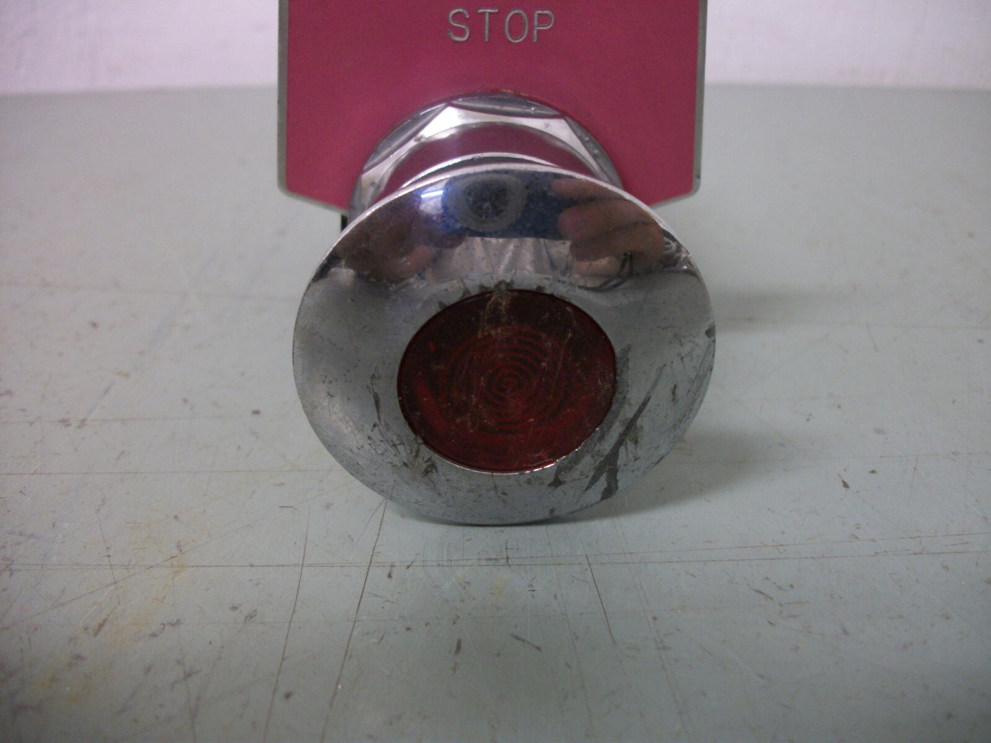 FURNAS RED ILLUMINATED PUSH/PULL SWITCH BUTTON 52PA2G2A 120VOLT