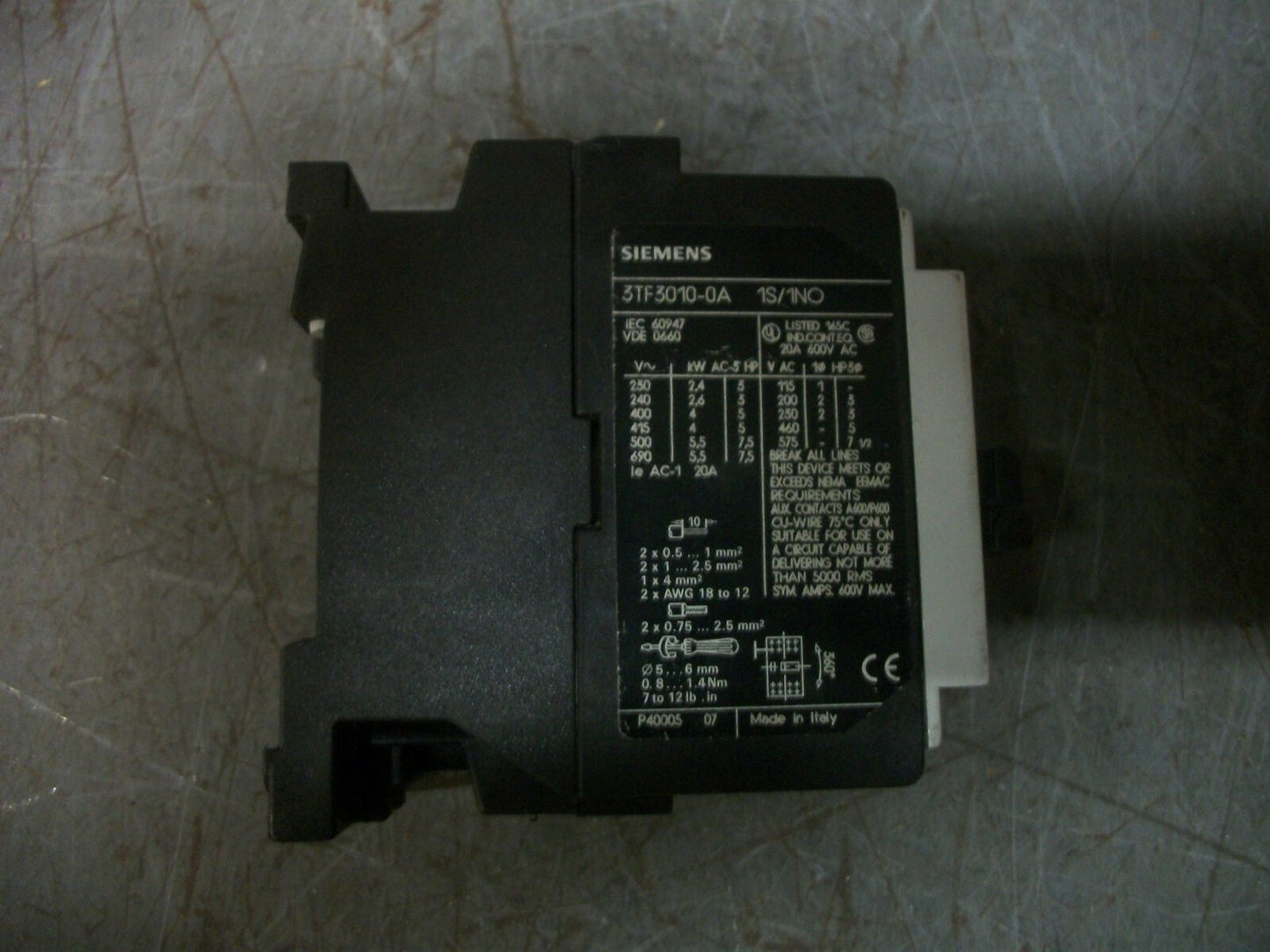 SIEMENS CONTACTOR 3TF3010-0A 20AMP 120VCOIL 3PH 600V 7.5HP