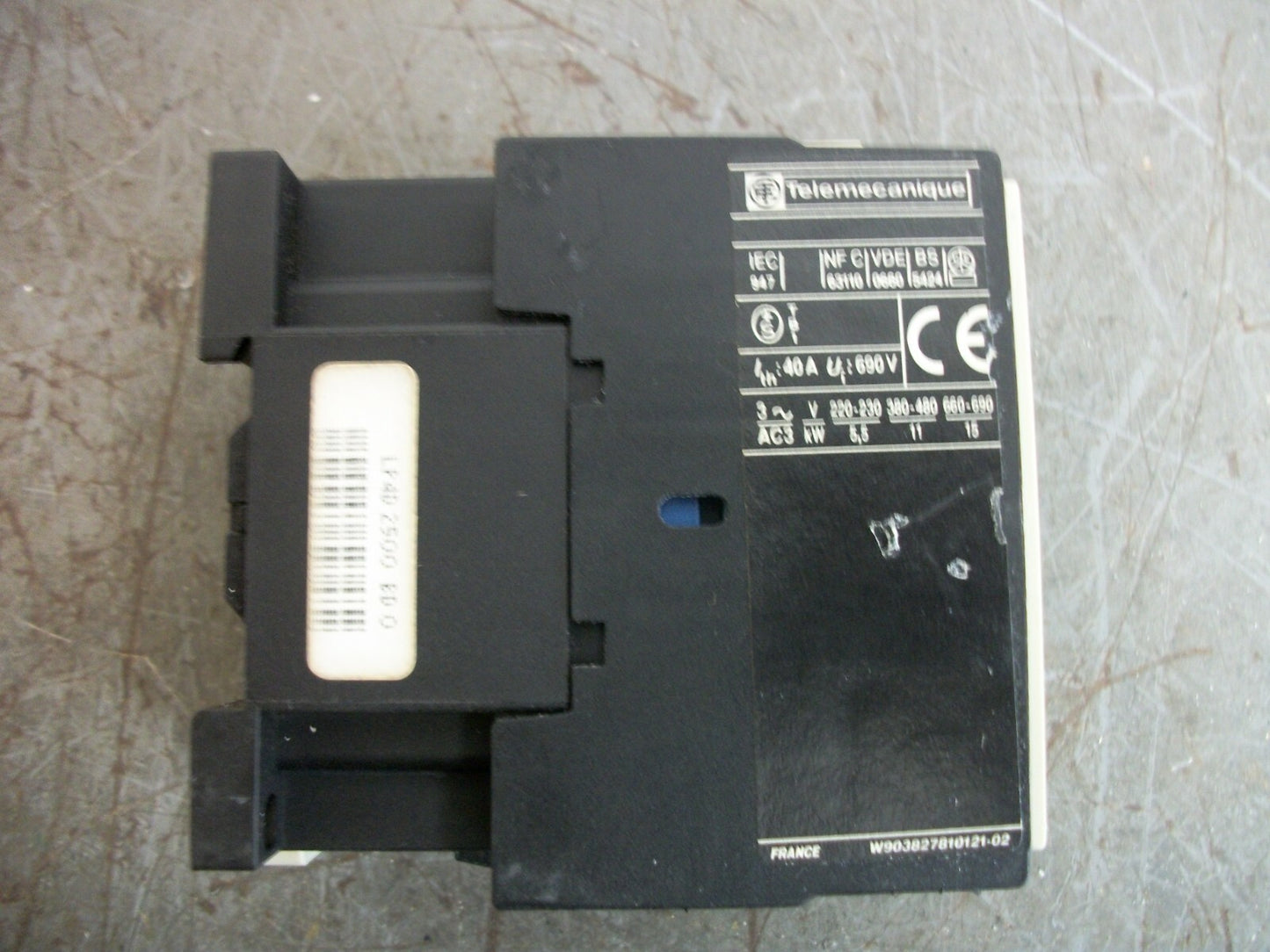 TELEMECANIQUE CONTACTOR LP4D2500BD 40AMP 24VCOIL 3PH 690V 15KW