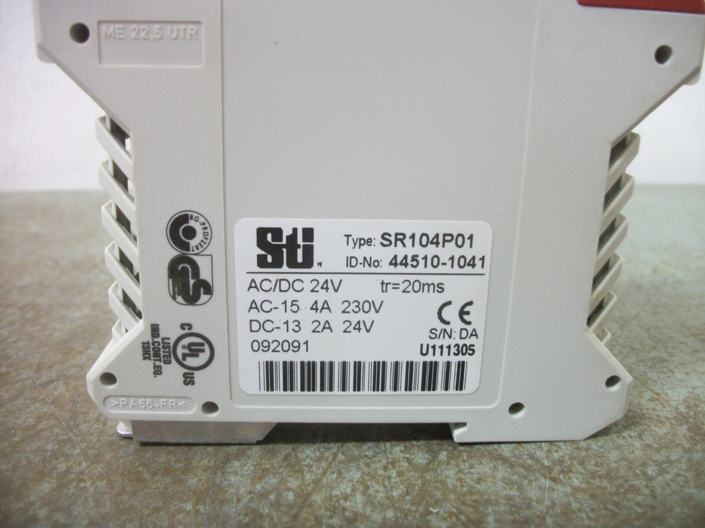 STI SR104P01 SAFETY RELAY 44510-1041