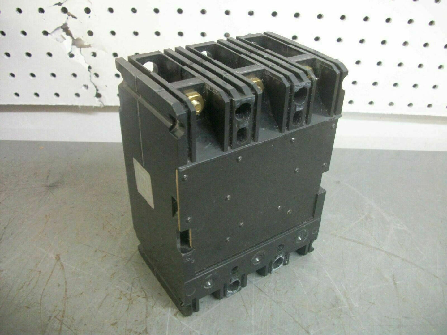 SQUARE D FAL CIRCUIT BREAKER FAL36030 30AMP 600VOLT 3POLE GRAY