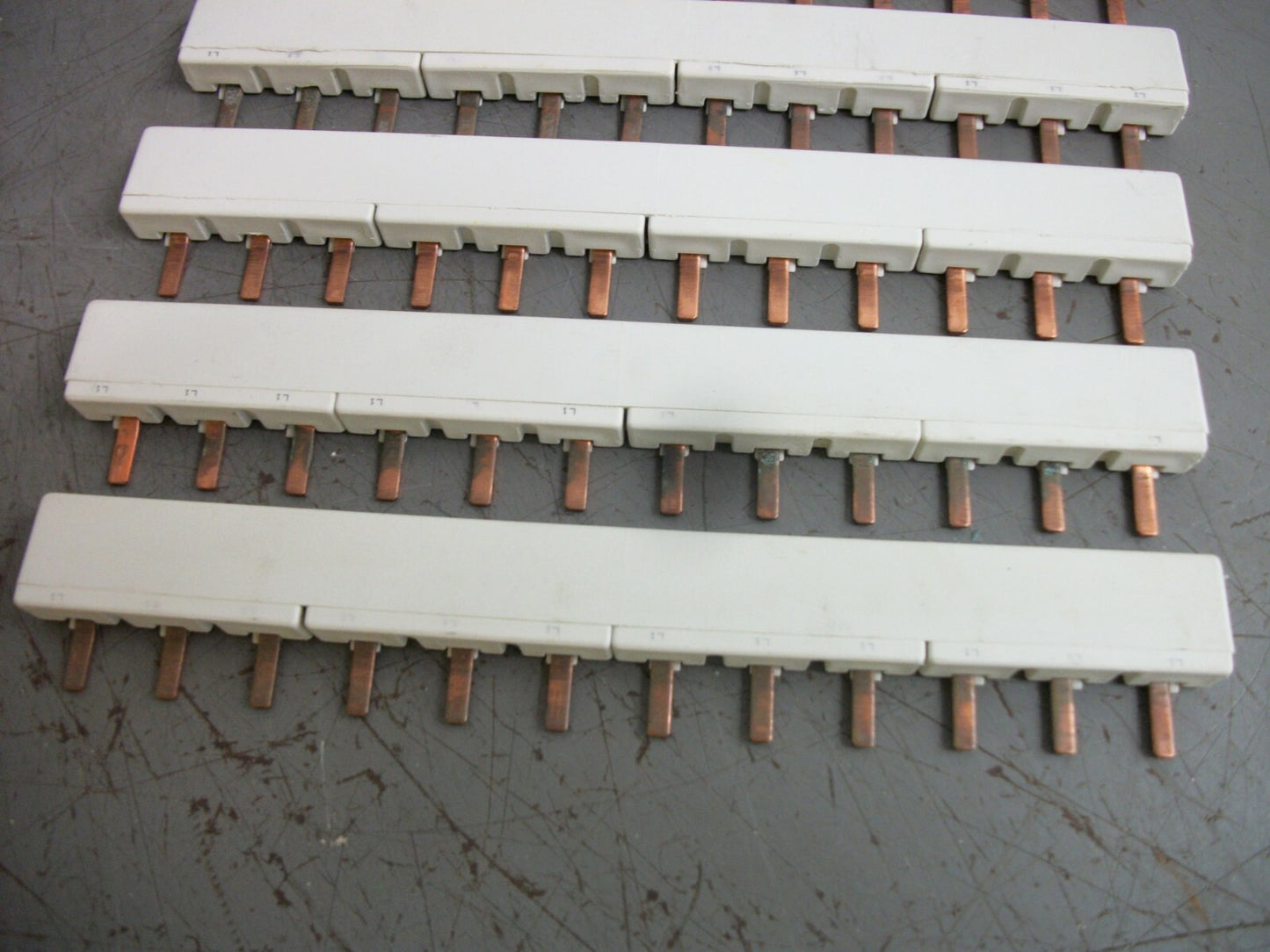 SQUARE D LOT OF 6 MULTI 9 18mm COMB BUS BARS MG10285 63AMP 12POLE 1PH