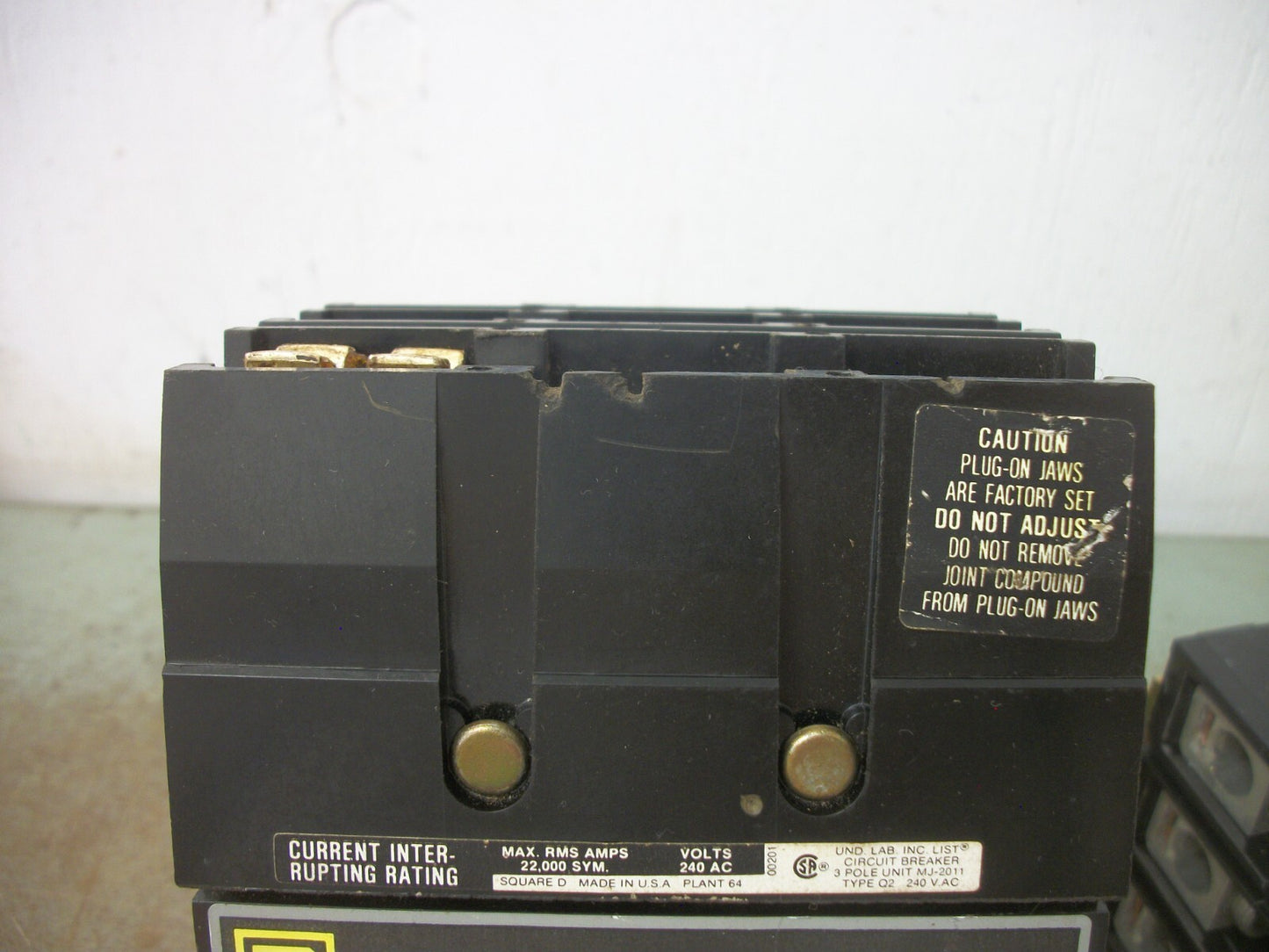 SQUARE D I-LINE Q2 CIRCUIT BREAKER Q232225H 225AMP 240VOLT 3POLE GRAY CHIPPED