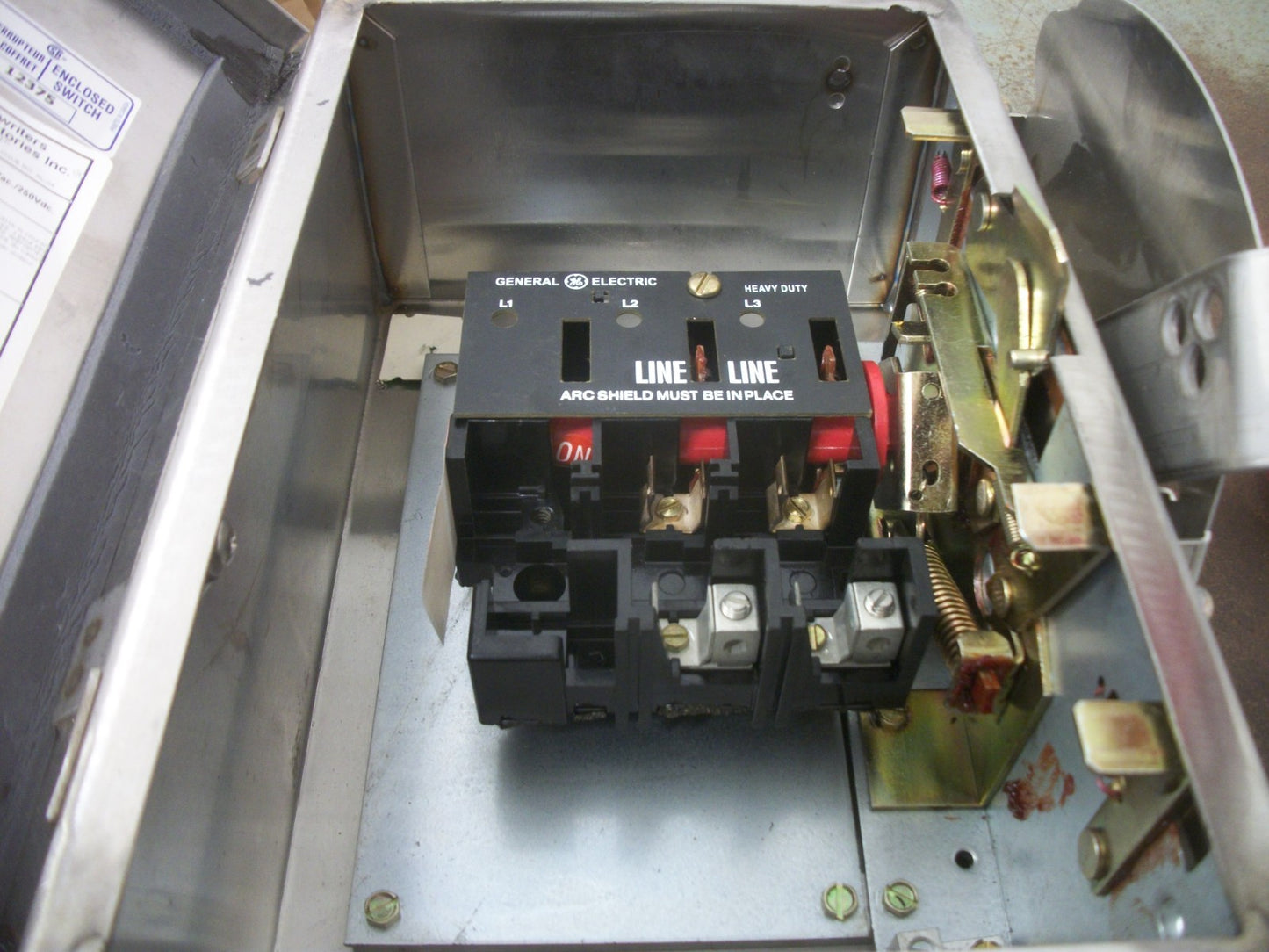 GE DISCONNECT SS TYPE 4,4X,5,12 TH3221SS 30AMP 240VOLT 2POLE FUSIBLE NIB