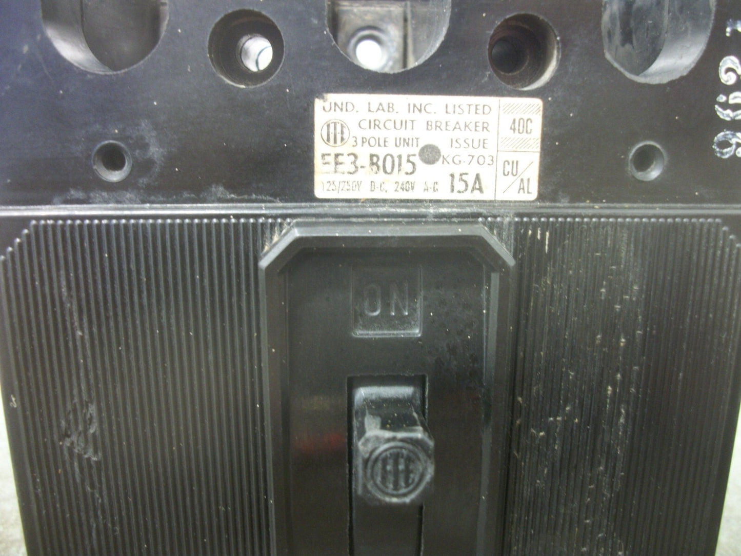 SIEMENS EE3 CIRCUIT BREAKER EE3B015 15AMP 240VOLT 3POLE