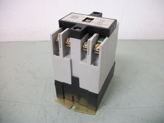 SQUARE D 8501X040 AC CONTROL RELAY 8501XO40 120VCOIL