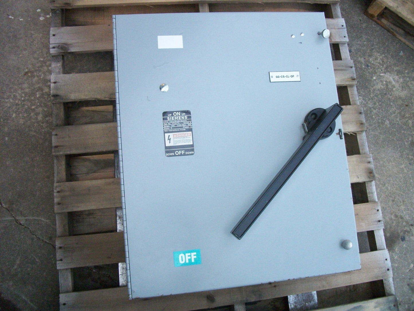 SIEMENS FUSIBLE VACU-BREAK SWITCH VF357TL 800AMP 600VOLT 3POLE