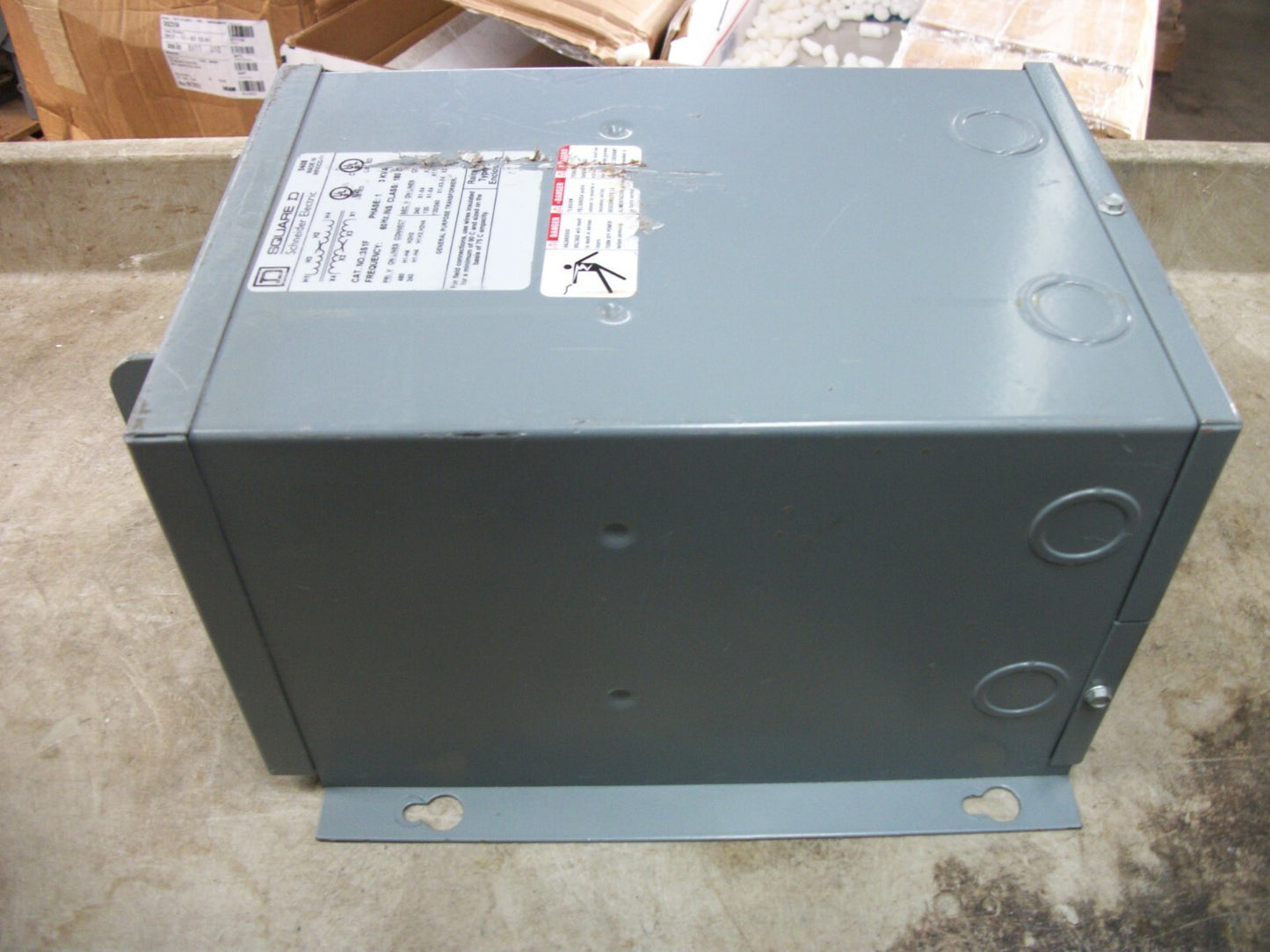 SQUARE D 3KVA 1PH TRANSFORMER TYPE 3R 3S1F HV 240X480 LV 120/240