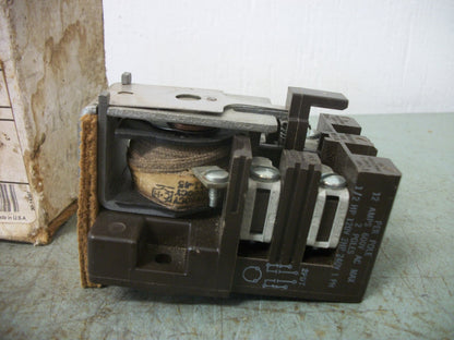 CUTLER-HAMMER TYPE AA RELAY 9575H2615-66 12AMP 120VCOIL 600V 2POLE NIB