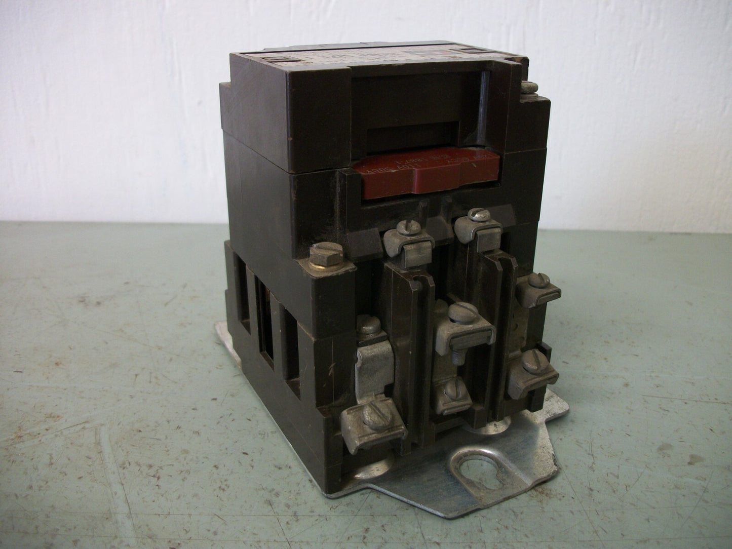 CUTLER-HAMMER SIZE 1 CONTACTOR C10CN3 27AMP 120VCOIL 3PH 600V 10HP