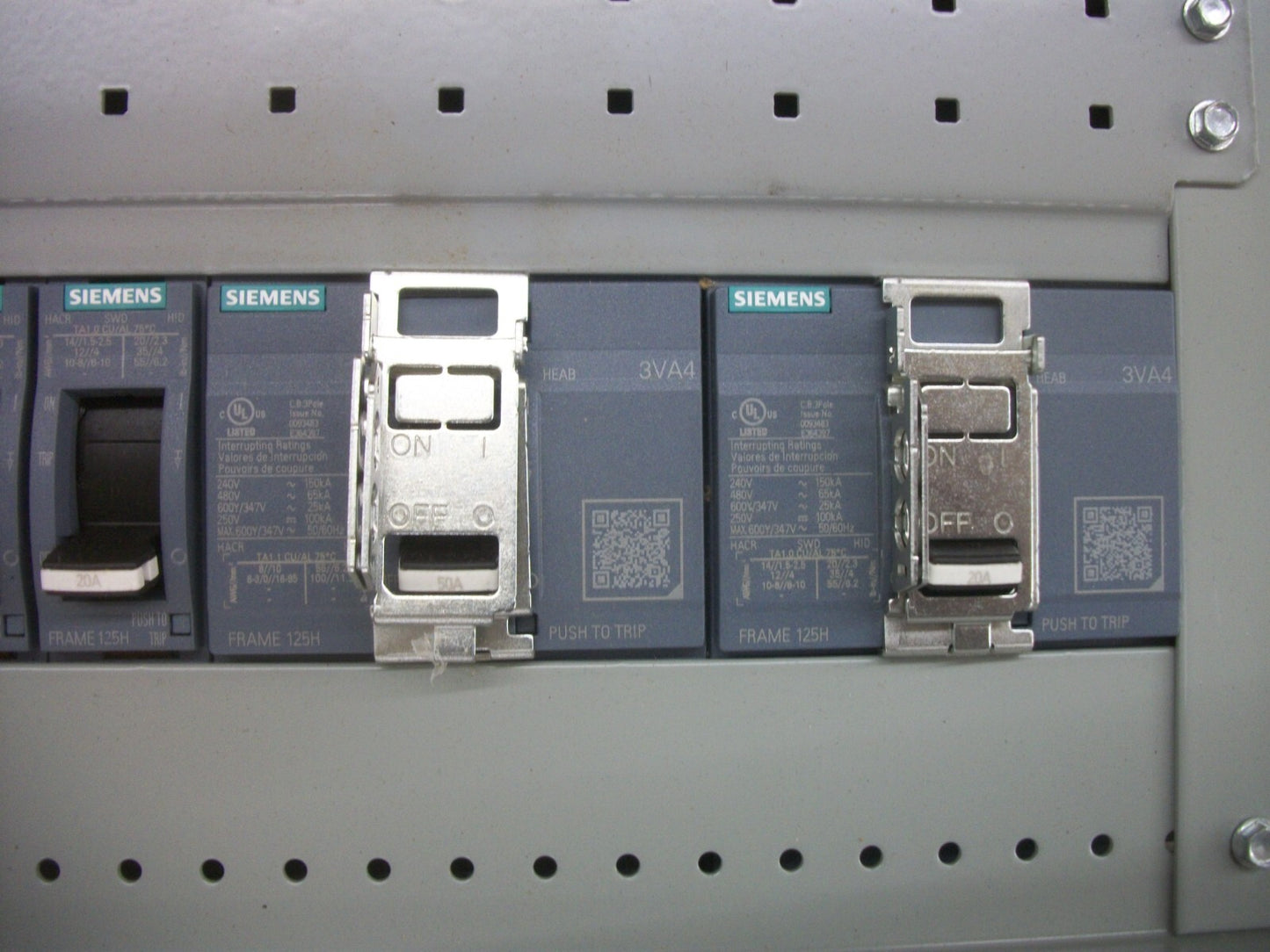 SIEMENS P2 PANELBOARD INTERIOR 400AMP 480Y/277VOLT 3PH W/400A MAIN NIB