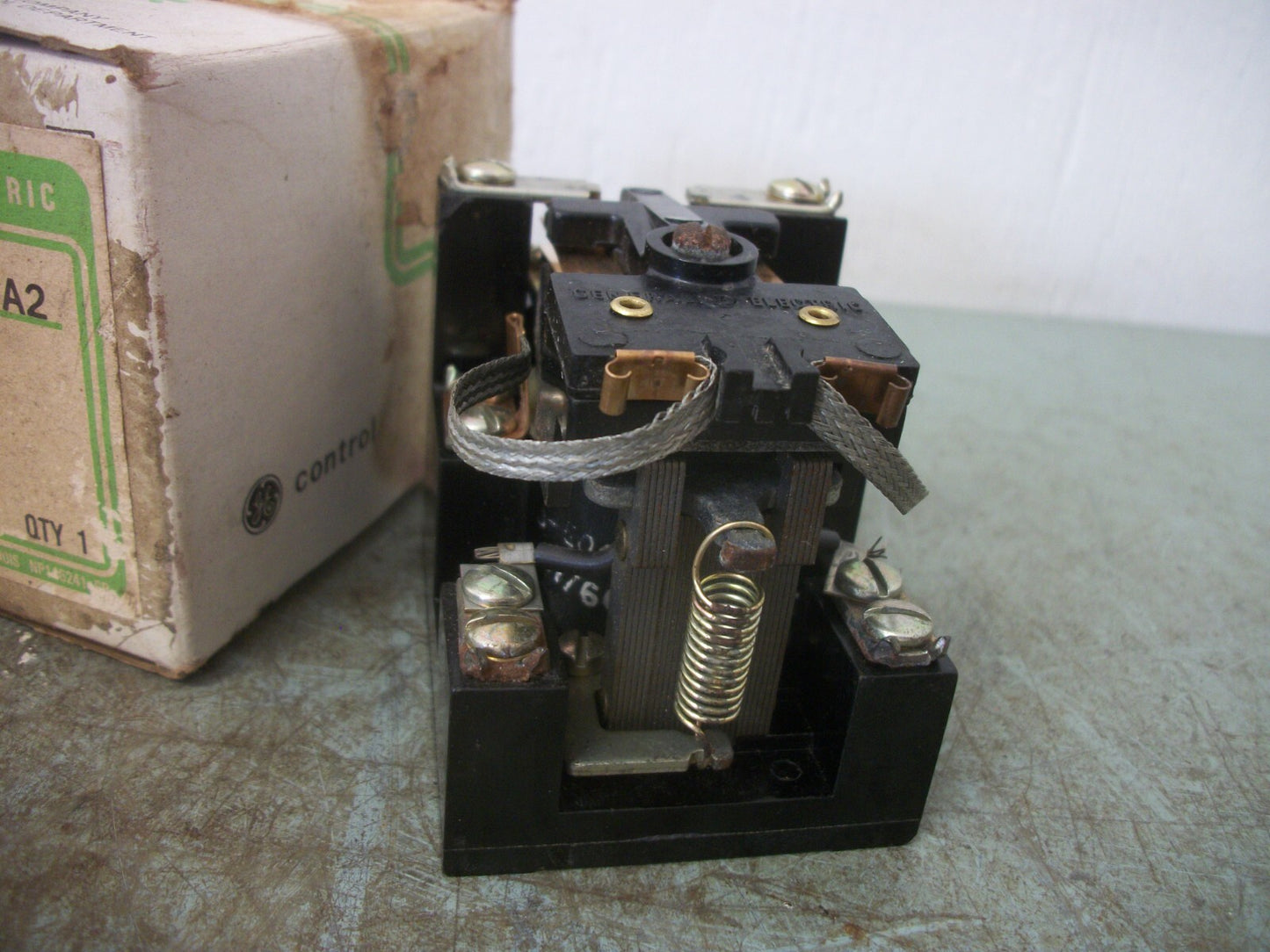 GE DPDT GENERAL PURPOSE RELAY CR2790E100A2 115VCOIL 10AMP 300VOLT NIB