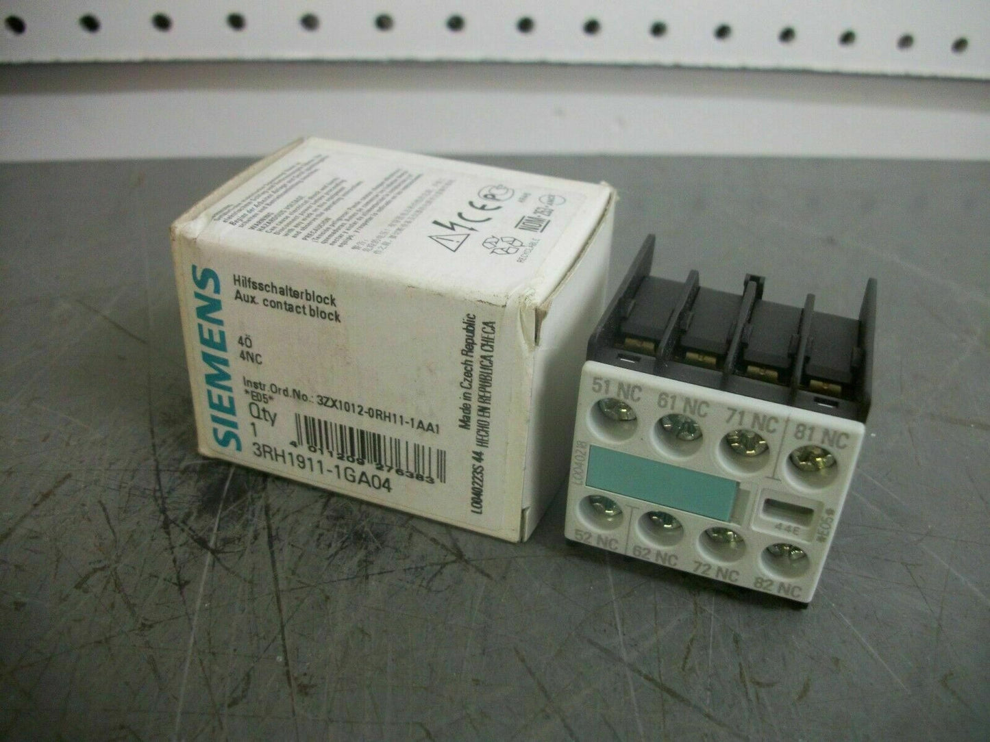 SIEMENS 4N.C. AUXILIARY CONTACT BLOCK 3RH1911-1GA04 NIB