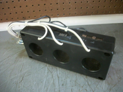 INSTRUMENT 300:5 RATIO CURRENT TRANSFORMER 3P81-301-SD-0126A05486 600VOLT