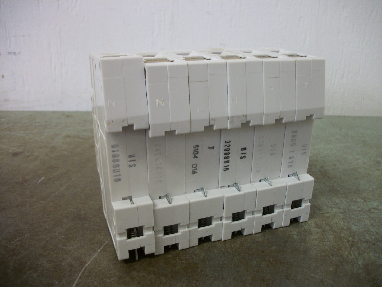 SIEMENS LOT OF 6 MINI CIRCUIT BREAKERS 5SX21D16 16AMP 230/400VOLT 1POLE