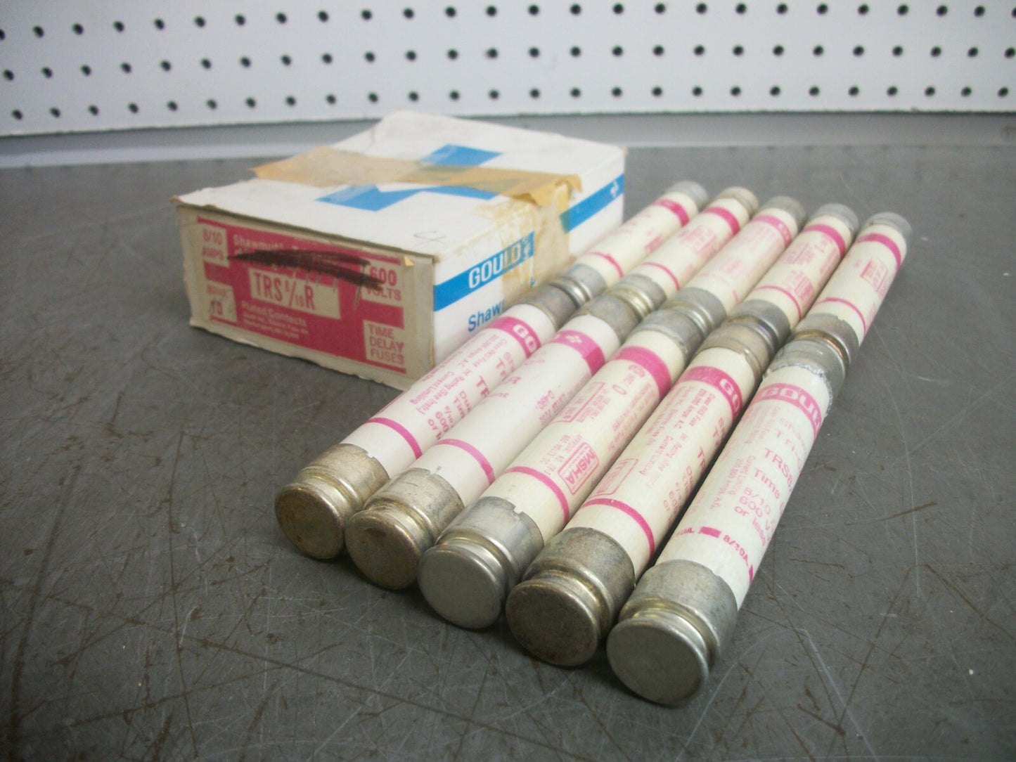 GOULD SHAWMUT BOX OF 10 TRI-ONIC FUSES TRS8/10R 8/10AMP 600VOLT NIB